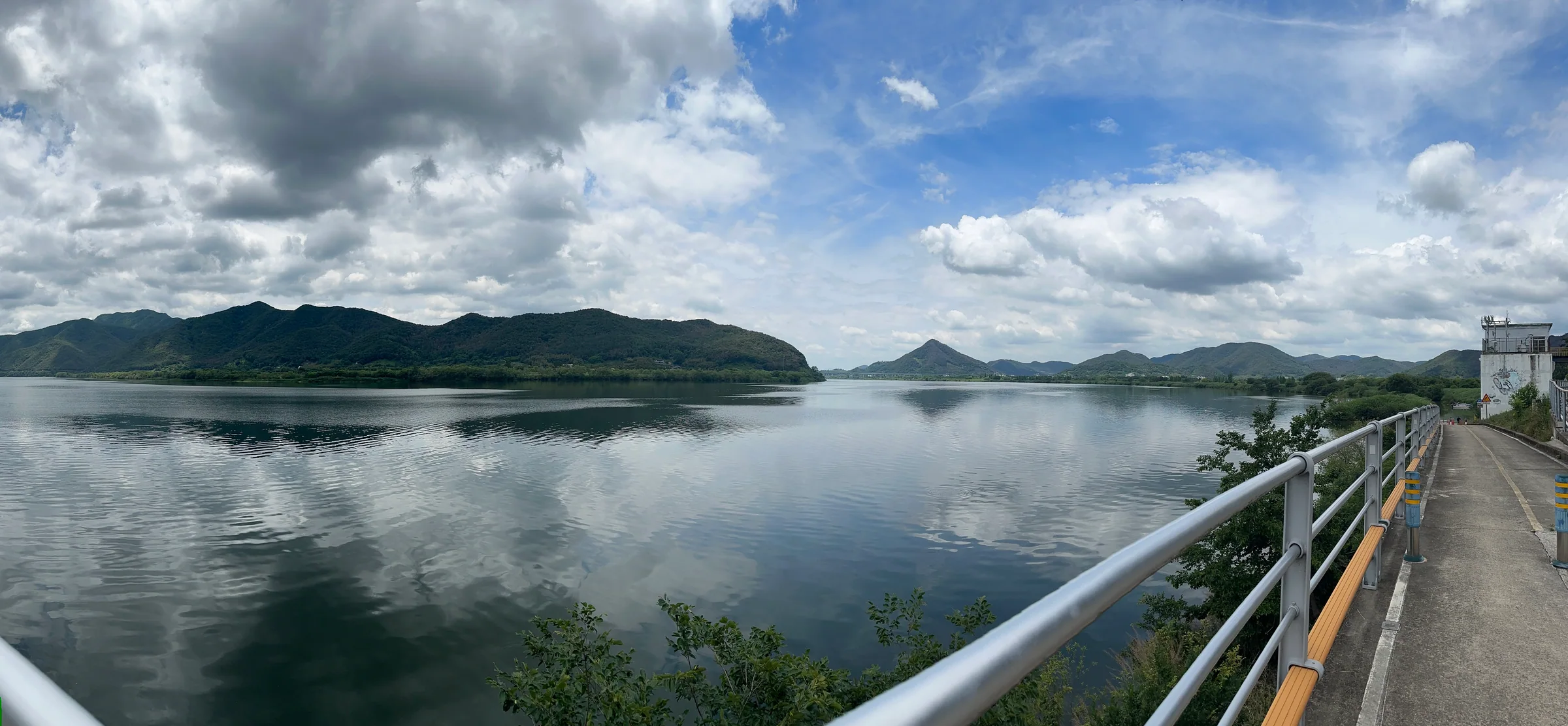 Wide view over the Nakdong River on the Miryang to Dadaepo route